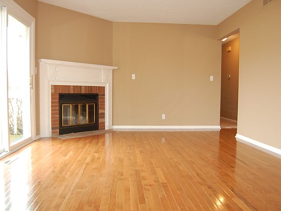 4th image of 461 Betsy Ross Ln