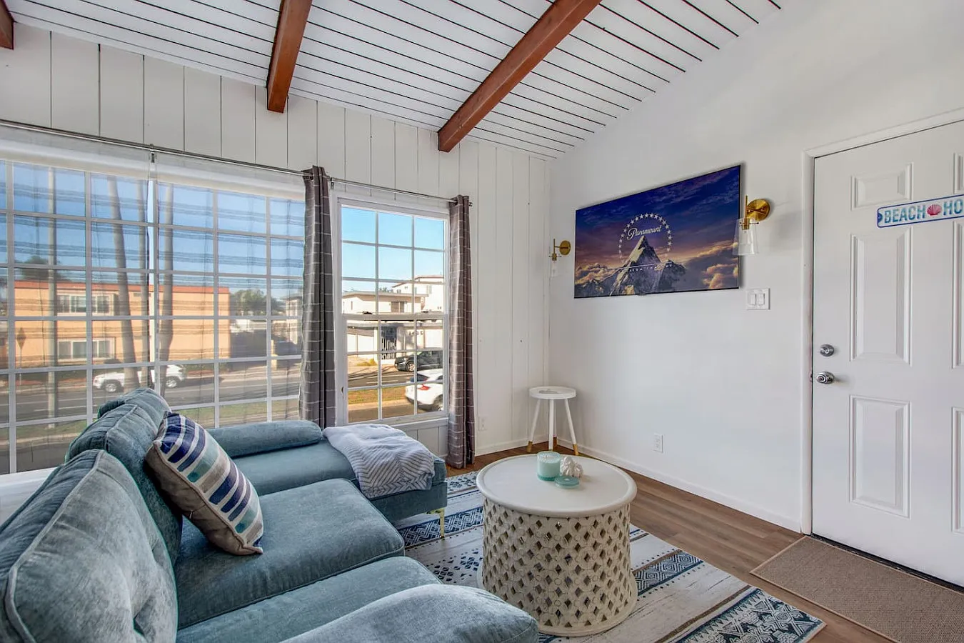 Studio, 425 sqft, $3,500 — Photo 1