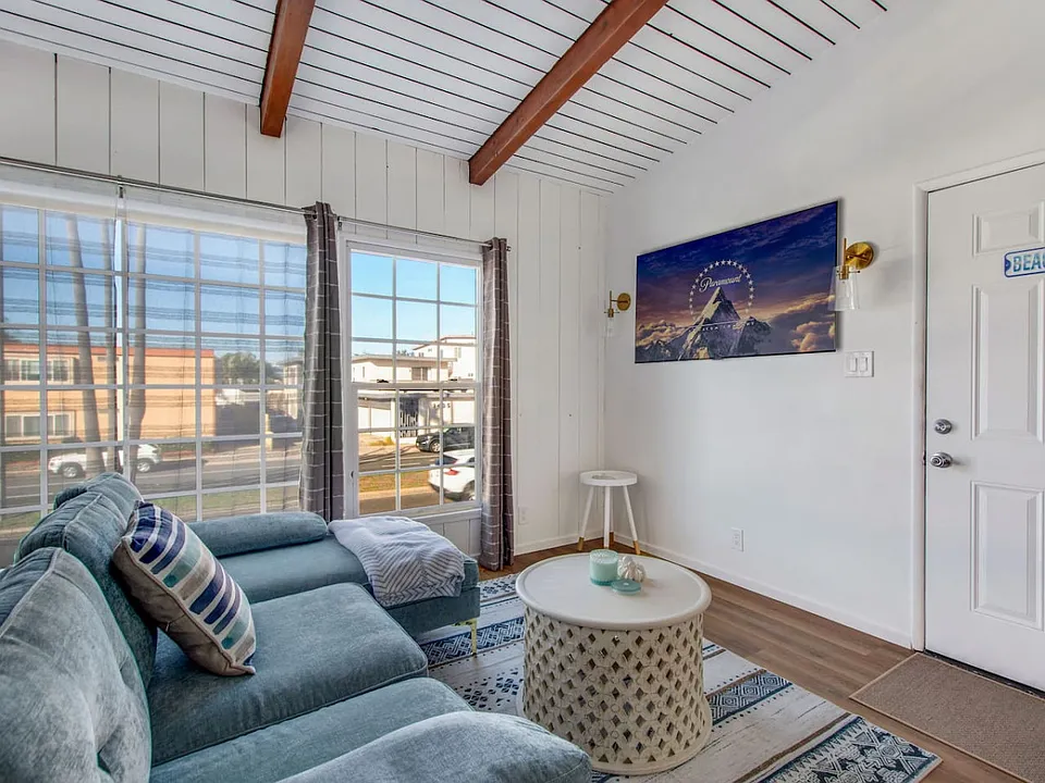 1430 Manhattan Beach Blvd #4