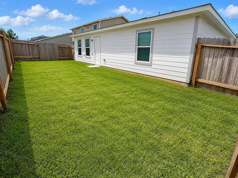 15674 Briar Forest Dr — Photo 25