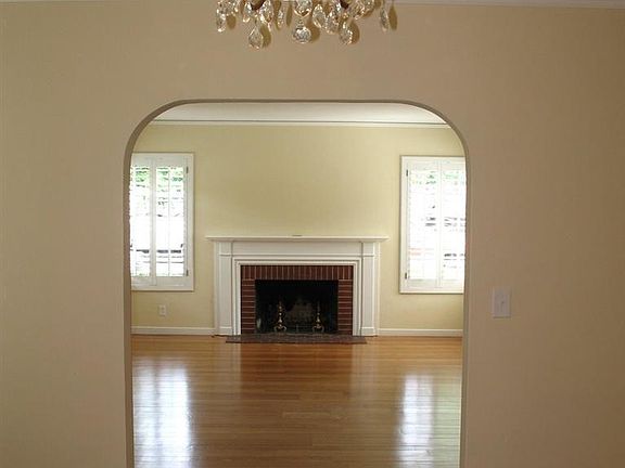 4th image of 3828 W Land Park Dr