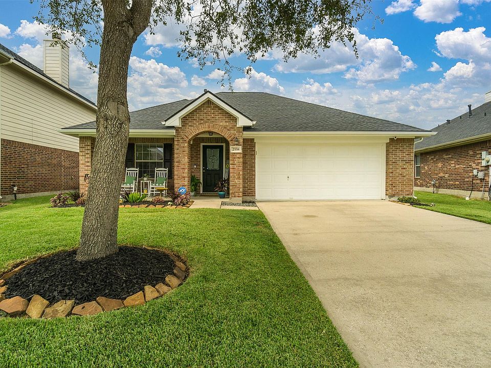 1st image of 2538 Artesia Dr
