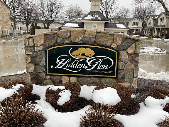 2nd image of 2061 W Franklin Dr #39
