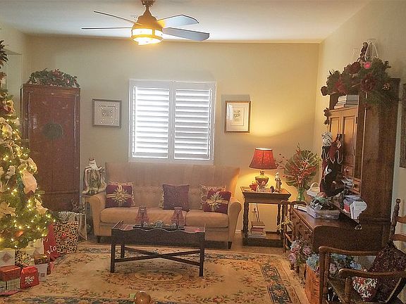 Formal Living or Dining Room