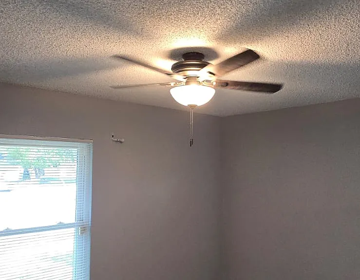 1340 Paradise Ln — Photo 2