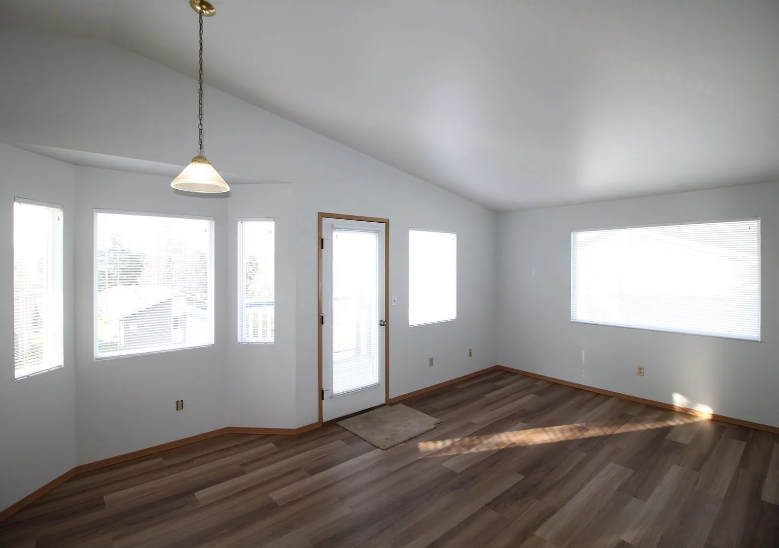 2 Bed 2 Bath Condo - WSG Included - Near Downtown - NAS Whidbey — Photo 2