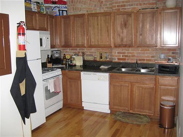 206 W. Michigan 3H Kitchen