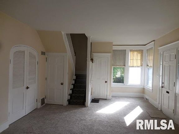 2nd image of 375 E Grove St