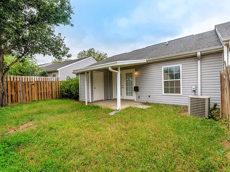 7010 Antilles Dr — Photo 33