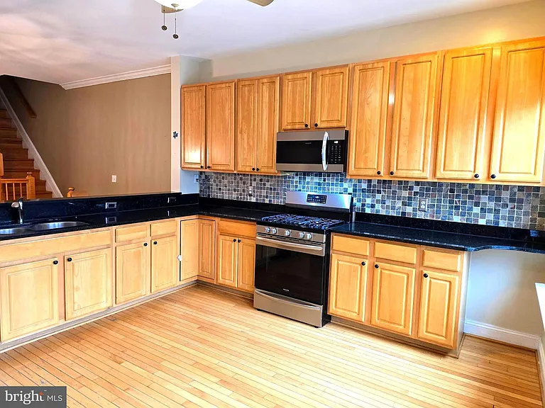 704 S Bond St — Photo 15
