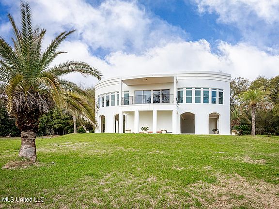 3rd image of 9713 Point Aux Chenes Rd