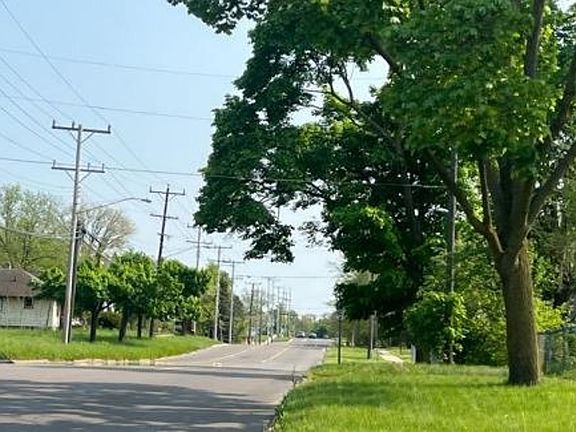 Exterior Neighborhood (street photo)