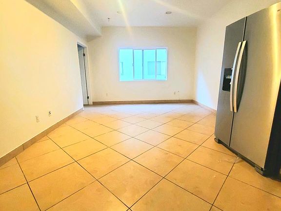 4th image of 302-316 S New Hampshire Ave #302