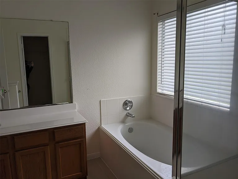 25211 Sierra Woods Ln — Photo 9