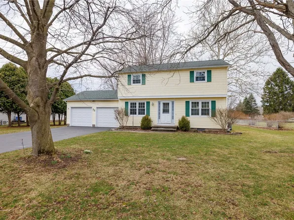 26 Drumlin Dr, Macedon, NY 14502