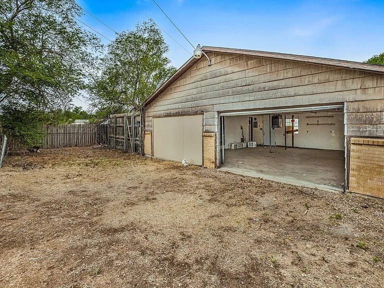 3609 S Travis St — Photo 20