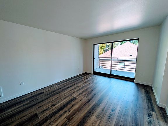 4th image of 3622 California Ave SW APT 201