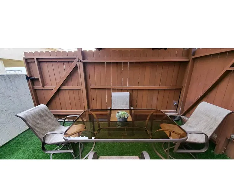 585 Vance St — Photo 30