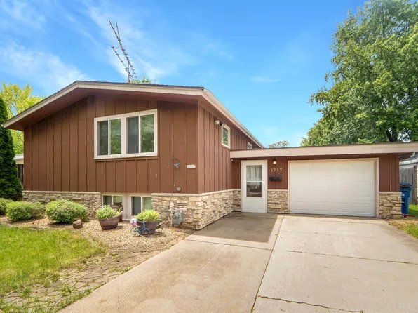 1717 Northpoint St, Oshkosh, WI 54901