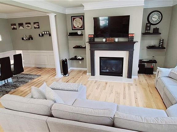 2nd image of 6072 Tennyson Park Way