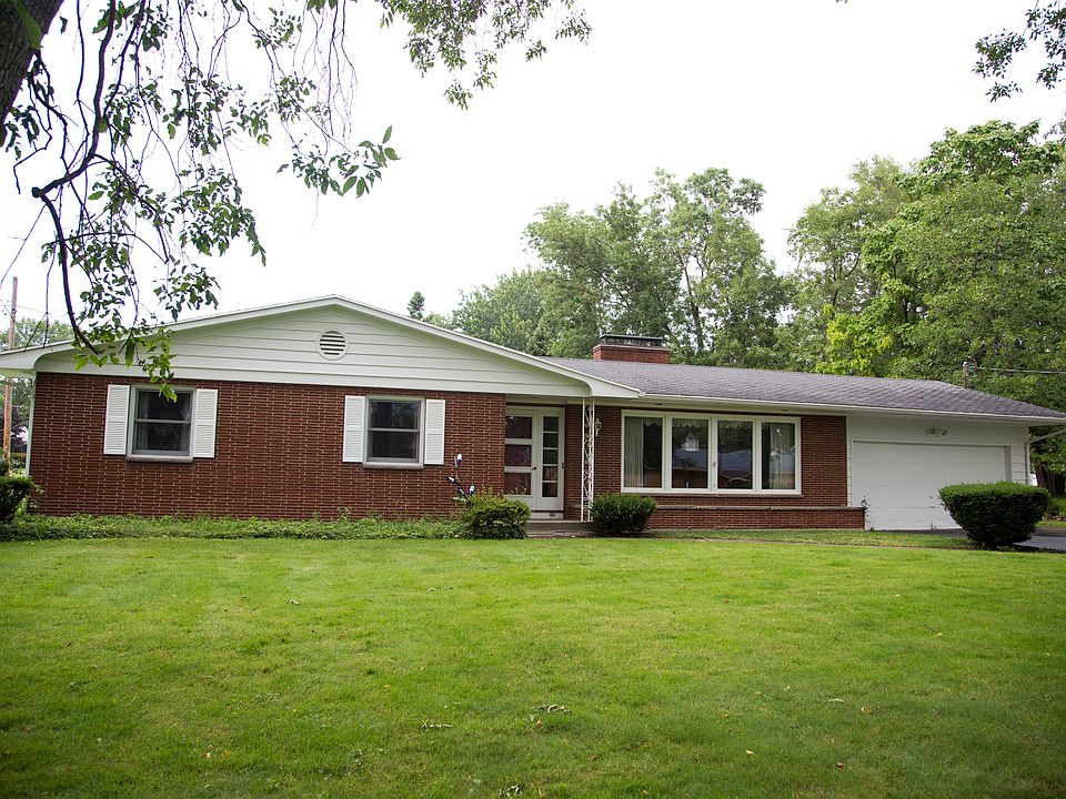 Beautiful curb appeal 