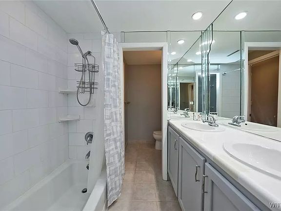 4th image of 5 Cambridge Sq APT F