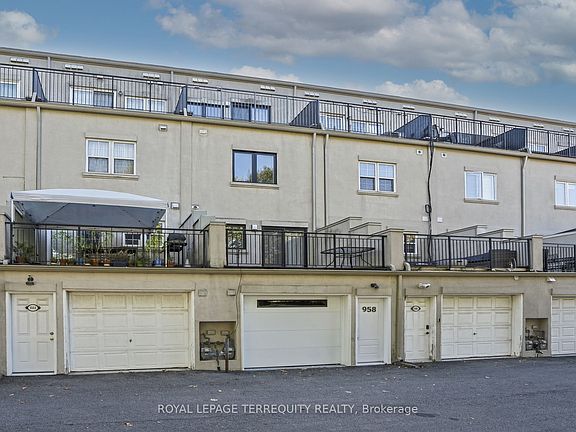 2nd image of 958 The Queensway