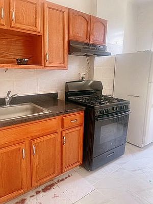 5th image of 30-28 23rd St #2