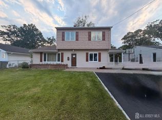 36 Cambridge Rd, Edison, NJ 08817