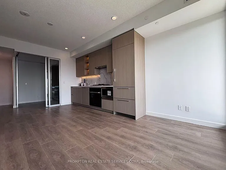 18 Esther Shiner Blvd #2709 — Photo 4