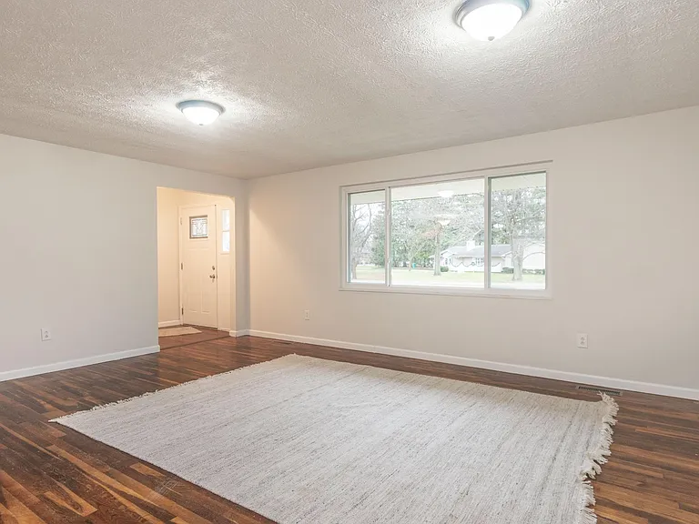 1590 Barnhart Rd — Photo 5
