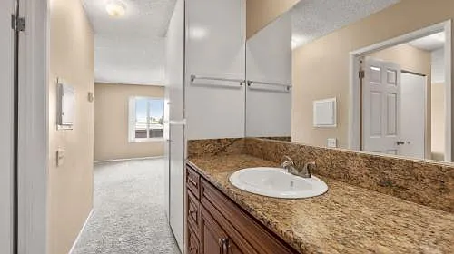Vista Apartments — Photo 27