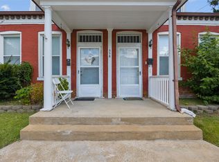 558 Madison St, Saint Charles, MO 63301
