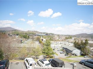 200 Pilgrims Way APT 15, Boone, NC 28607