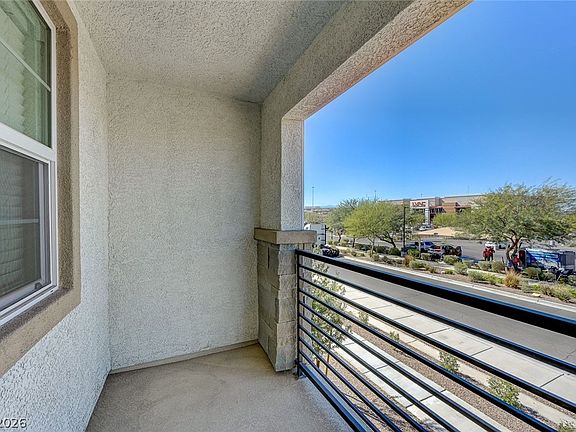 3rd image of 909 Kyanite Ln