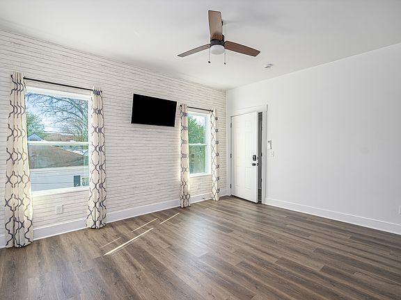 2nd image of 637 E Anderson St #11498757