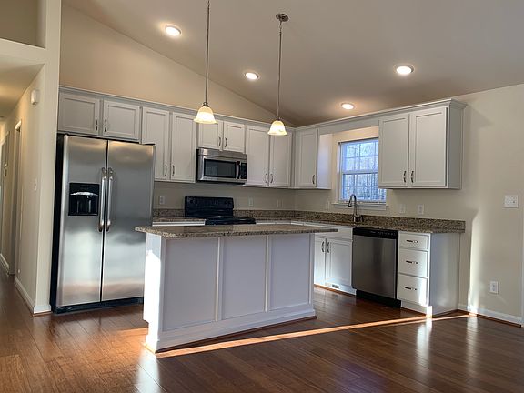 3rd image of 6925 Lunette Ln