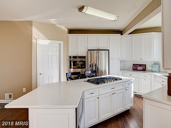 Large island with plenty of room to work