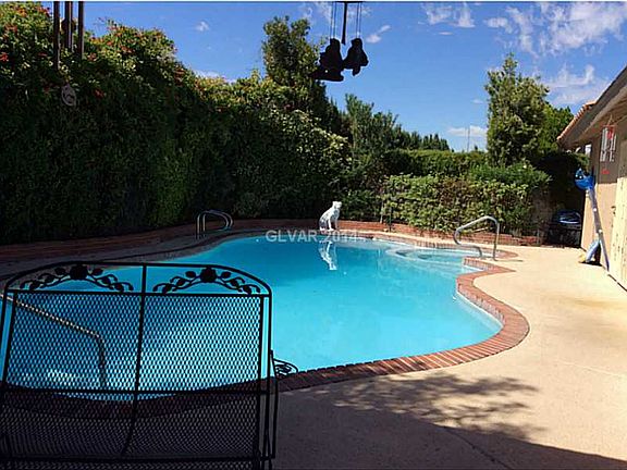 3rd image of 1957 Hallwood Dr