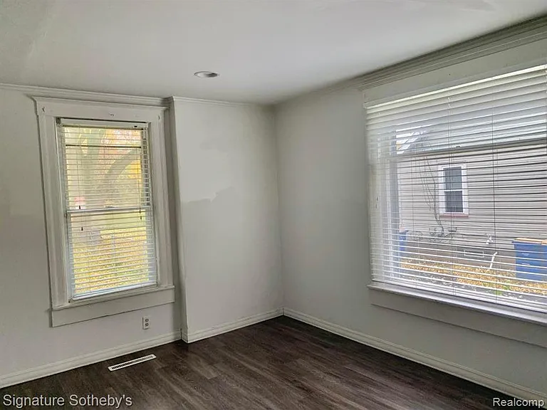 81 N Lynn Ave — Photo 10