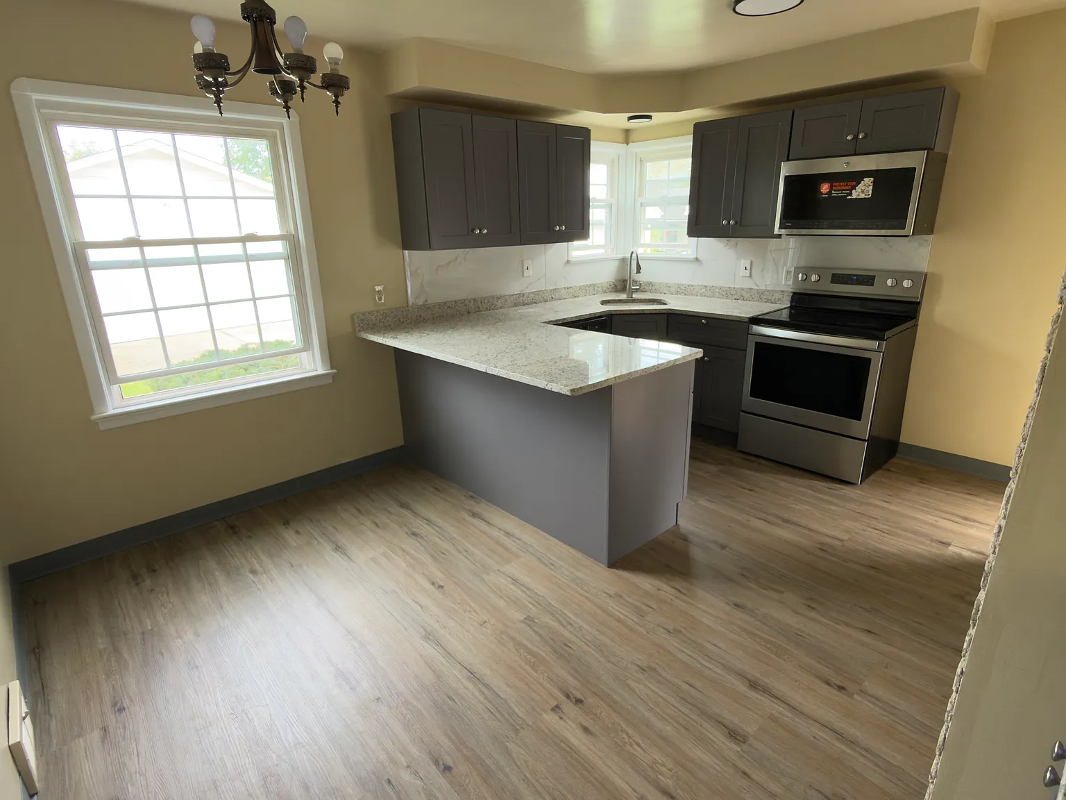 3 bed, 1248 sqft, $1,600 — Photo 1