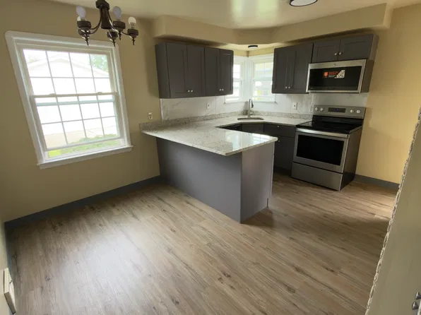 13509 Oakview Blvd, Garfield Heights, OH 44125