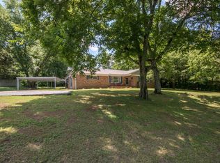 906 Bentley Cir, Gallatin, TN 37066