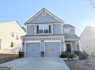 1040 Shadow Glen Dr, Fairburn, GA 30213