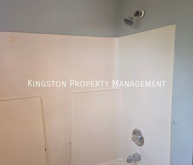 122 Bradford Dr — Photo 10
