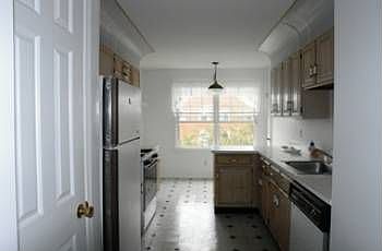 5th image of 30 Cherry St