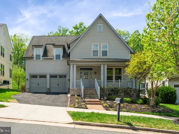 17136 Gullwing Dr, Dumfries, VA 22026