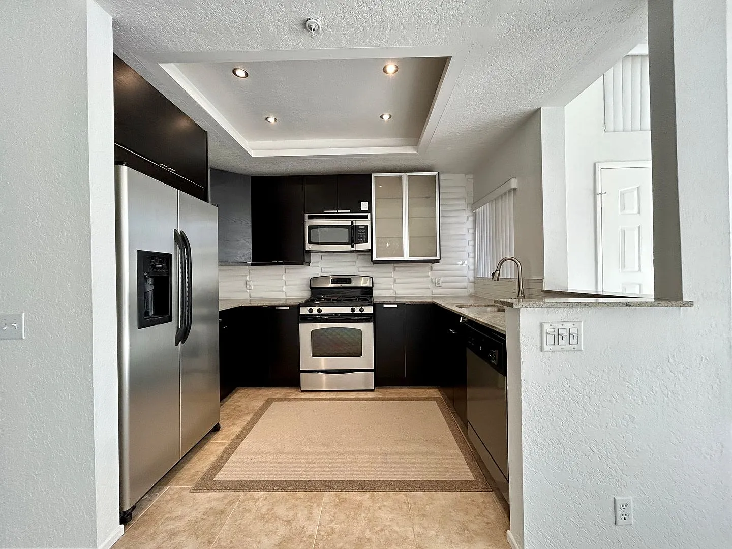 Available Now!! 2 Bedrooms 2 Bathroom Condo In Palm Springs! — Photo 3