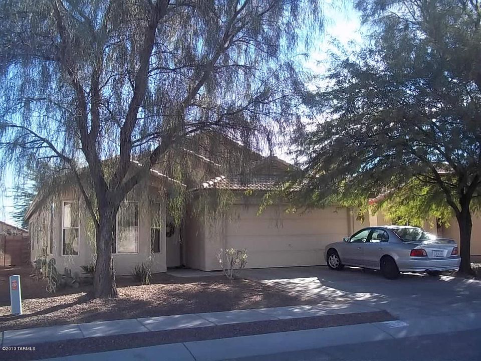 1st image of 2944 N River Creek Pl