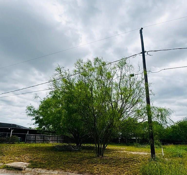 2nd image of 0 Luz Ave